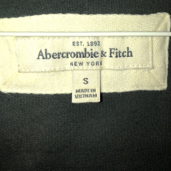Abercrombie and Fitch cropped Vest - Picture 2 of 4